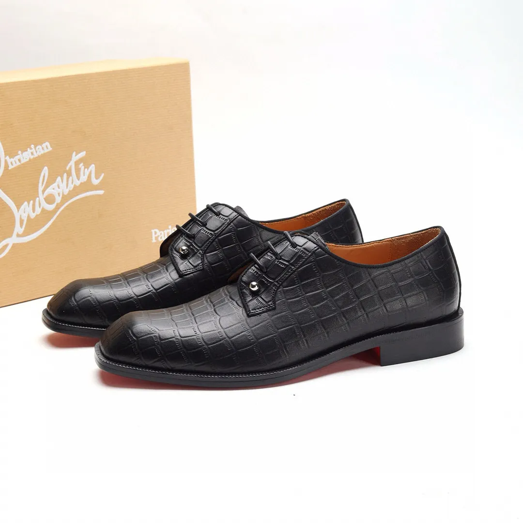 Batch 1,080 yuan 💰••New real shots••CL～High-end men’s 👔casual•loafers with red soles! ••🆑Genuine and top-quality goods from original orders ••✅💯 Purchase goods from top-quality original orders! Original imported patterned cowhide ➕Imported cowhide lining ➕Cowhide feet ➕Original leather outsole~🉑️Feel free to compare the authentic ones! Size: 38-44 (45.46.47 can be customized)